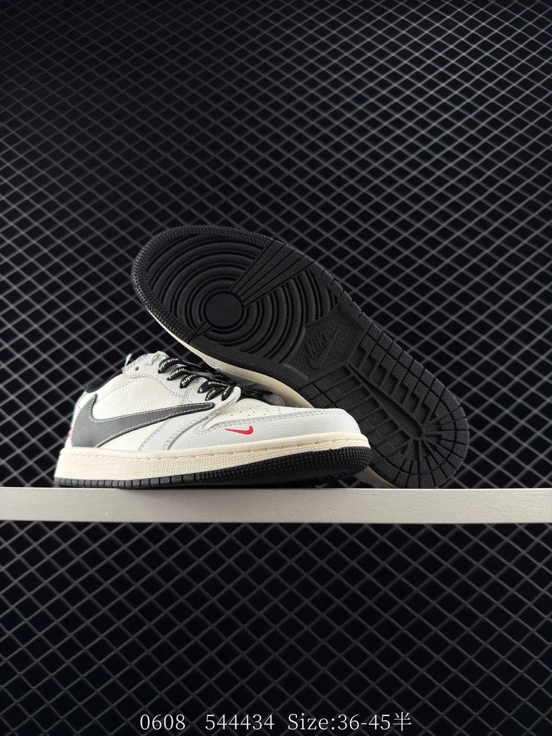 ravis Scott x Air Jordan 1 ” Reverse Mocha “